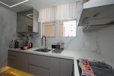 Apartamento à venda com 170m², 4 quartos e 2 vagasCOZINHA