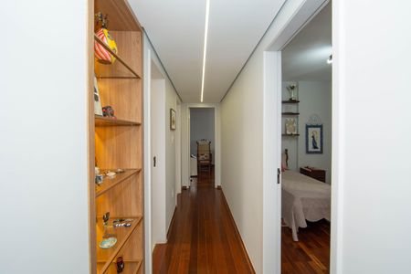 CORREDOR de apartamento à venda com 4 quartos, 170m² em Serra, Belo Horizonte