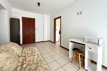 Sala  de apartamento para alugar com 1 quarto, 48m² em Córrego Grande, Florianópolis