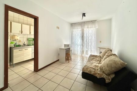 Sala  de apartamento para alugar com 1 quarto, 48m² em Córrego Grande, Florianópolis