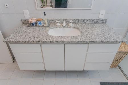 Apartamento à venda com 176m², 3 quartos e 1 vagaBanheiro da Suíte