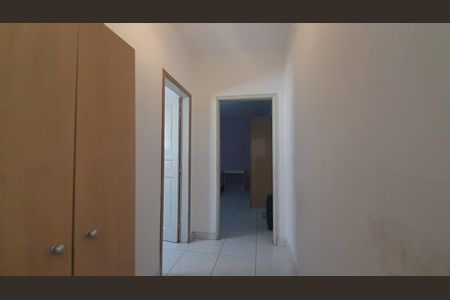 Corredor de casa à venda com 2 quartos, 250m² em Vila dos Remedios, São Paulo