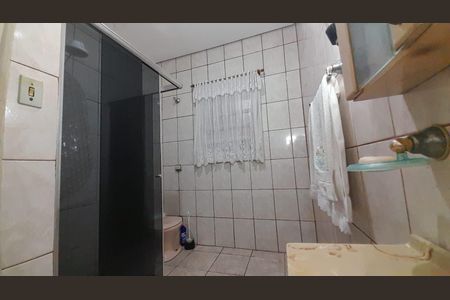 Banheiro  de casa à venda com 2 quartos, 250m² em Vila dos Remedios, São Paulo