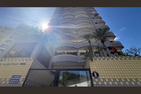 Apartamento para alugar com 70m², 2 quartos e 1 vagaFachada