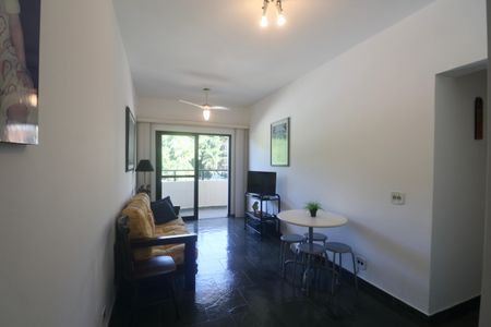 Apartamento para alugar com 70m², 2 quartos e 1 vagaSala
