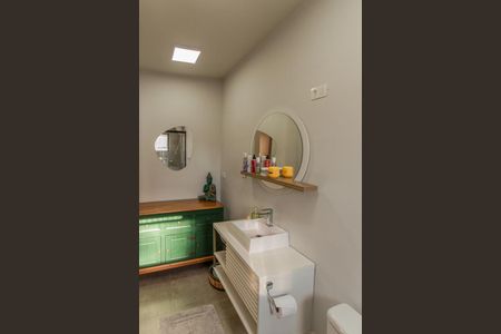 Casa à venda com 200m², 3 quartos e 3 vagasBanheiro da Suíte 1