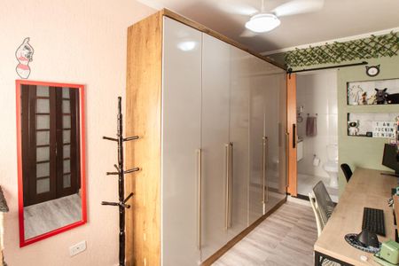 Casa à venda com 200m², 3 quartos e 3 vagasSuíte 2