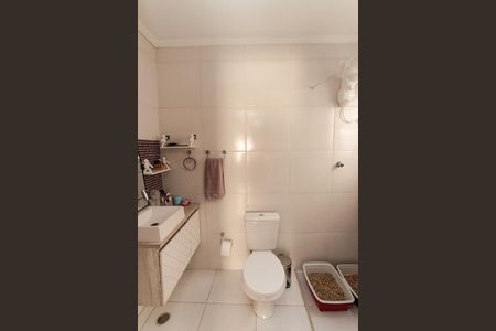 Casa à venda com 200m², 3 quartos e 3 vagasBanheiro da Suíte 2