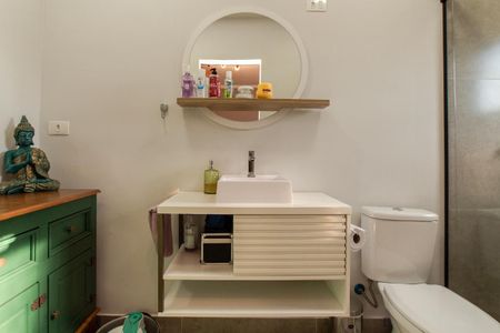 Casa à venda com 200m², 3 quartos e 3 vagasBanheiro da Suíte 1