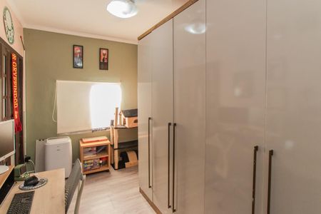 Casa à venda com 200m², 3 quartos e 3 vagasSuíte 2