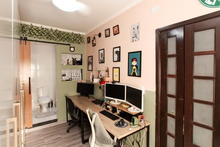 Casa à venda com 200m², 3 quartos e 3 vagasSuíte 2