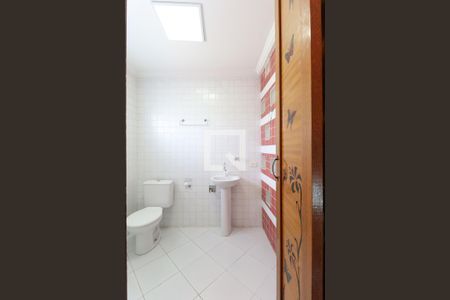 Casa de condomínio à venda com 288m², 6 quartos e 1 vagaBanheiro