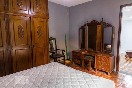 Casa de condomínio à venda com 288m², 6 quartos e 1 vagaQuarto