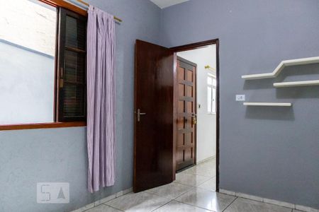 Casa de condomínio à venda com 288m², 6 quartos e 1 vagaQuarto