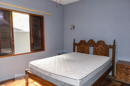 Casa de condomínio à venda com 288m², 6 quartos e 1 vagaQuarto