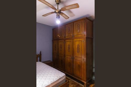 Casa de condomínio à venda com 288m², 6 quartos e 1 vagaQuarto