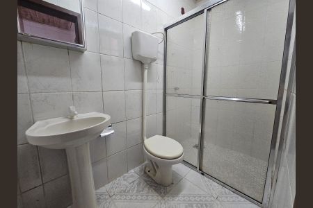 Casa à venda com 200m², 4 quartos e 4 vagas Casa à venda com 200m², 4 quartos e 4 vagasBanheiro
