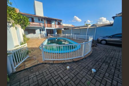 Casa à venda com 200m², 4 quartos e 4 vagas Casa à venda com 200m², 4 quartos e 4 vagasÁrea Externa