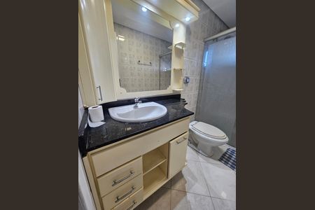 Casa à venda com 200m², 4 quartos e 4 vagas Casa à venda com 200m², 4 quartos e 4 vagasBanheiro