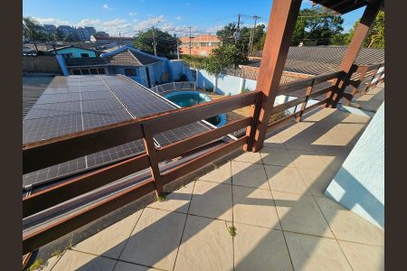 Casa à venda com 200m², 4 quartos e 4 vagas Casa à venda com 200m², 4 quartos e 4 vagasVaranda