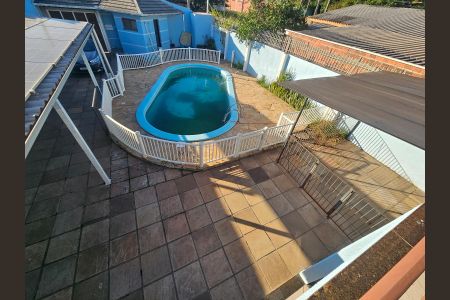Casa à venda com 200m², 4 quartos e 4 vagas Casa à venda com 200m², 4 quartos e 4 vagasPiscina