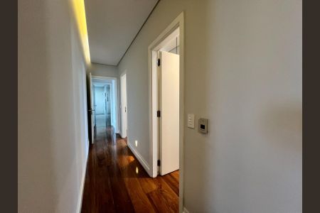 Apartamento à venda com 300m², 3 quartos e 5 vagasCorredor