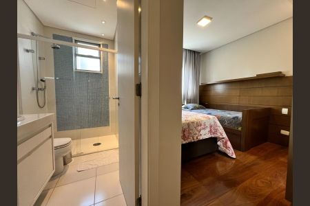 Apartamento à venda com 300m², 3 quartos e 5 vagasQuarto