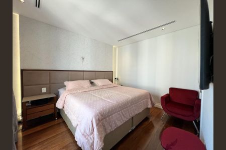 Apartamento à venda com 300m², 3 quartos e 5 vagasQuarto 