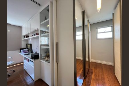 Apartamento à venda com 300m², 3 quartos e 5 vagasQuarto