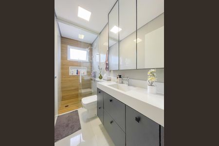 Apartamento à venda com 232m², 5 quartos e 4 vagasBanheiro 1