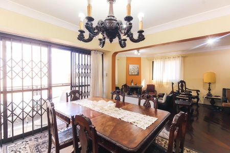 Apartamento à venda com 199m², 3 quartos e 4 vagasSala