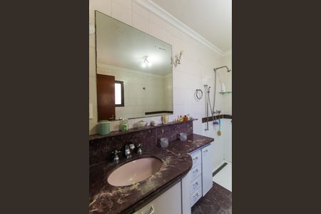 Apartamento à venda com 199m², 3 quartos e 4 vagasBanheiro da Suíte 2