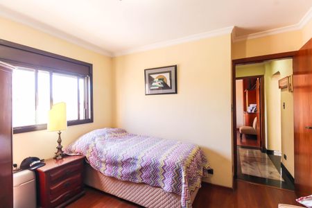 Apartamento à venda com 199m², 3 quartos e 4 vagasQuarto 2