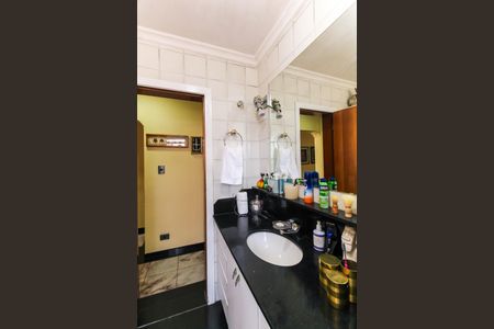 Apartamento à venda com 199m², 3 quartos e 4 vagasBanheiro