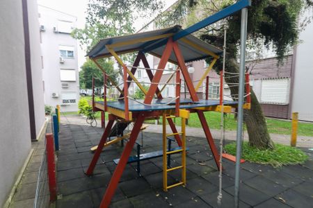 Apartamento à venda com 65m², 3 quartos e sem vagaÁrea comum - Playground