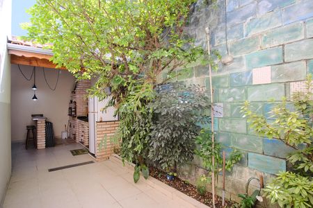 Casa para alugar com 189m², 2 quartos e 2 vagasQuintal