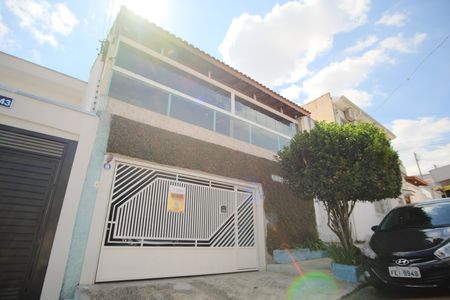 Casa para alugar com 189m², 2 quartos e 2 vagasFachada