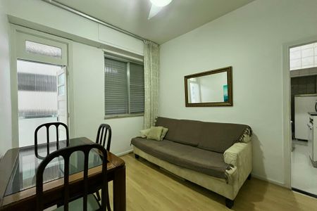Sala  de apartamento para alugar com 1 quarto, 60m² em Copacabana, Rio de Janeiro