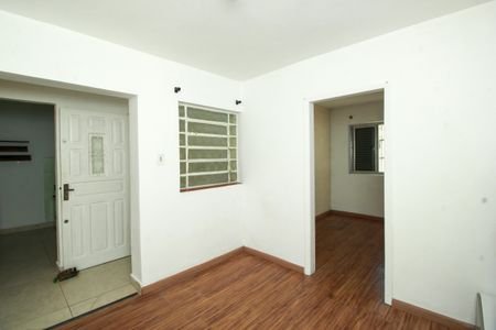 Casa para alugar com 90m², 2 quartos e 2 vagasSala