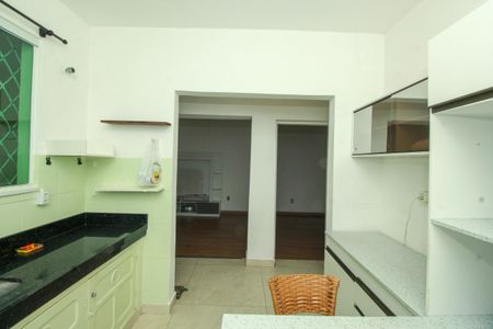 Casa para alugar com 90m², 2 quartos e 2 vagasCozinha