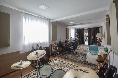 Casa à venda com 400m², 3 quartos e 2 vagas