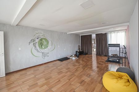 Casa à venda com 400m², 3 quartos e 2 vagas Casa à venda com 400m², 3 quartos e 2 vagasSalão de Festas