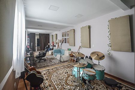 Casa à venda com 400m², 3 quartos e 2 vagas Casa à venda com 400m², 3 quartos e 2 vagasSalão de Festas