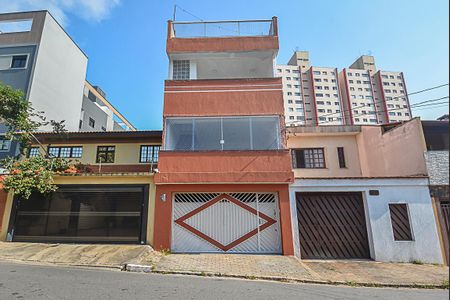 Casa à venda com 400m², 3 quartos e 2 vagas Casa à venda com 400m², 3 quartos e 2 vagasFachada