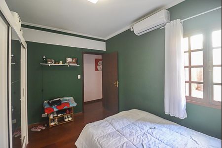 Casa à venda com 400m², 3 quartos e 2 vagas Casa à venda com 400m², 3 quartos e 2 vagasQuarto 2