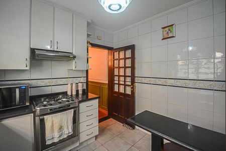 Casa à venda com 400m², 3 quartos e 2 vagas Casa à venda com 400m², 3 quartos e 2 vagasCozinha