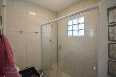 Casa à venda com 400m², 3 quartos e 2 vagas Casa à venda com 400m², 3 quartos e 2 vagasBanheiro de serviço