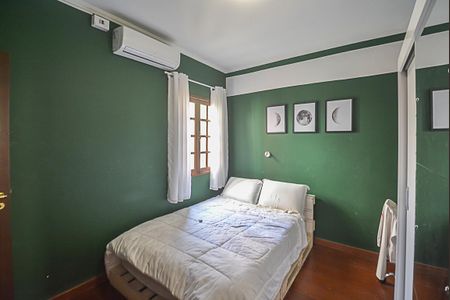 Casa à venda com 400m², 3 quartos e 2 vagas Casa à venda com 400m², 3 quartos e 2 vagasQuarto 2