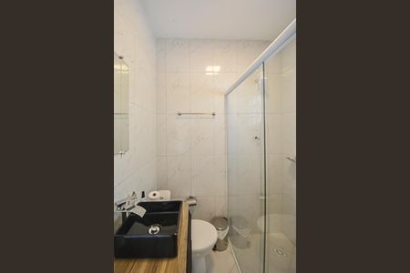 Casa à venda com 400m², 3 quartos e 2 vagas Casa à venda com 400m², 3 quartos e 2 vagasBanheiro de serviço