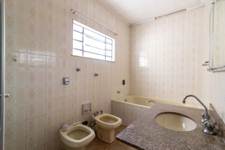 Casa para alugar com 185m², 3 quartos e 2 vagasBanheiro da Suíte